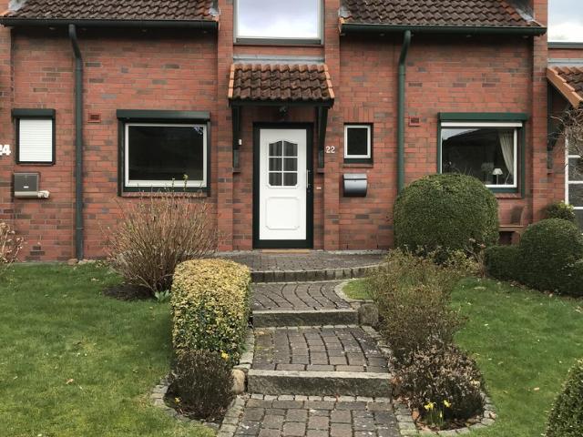 Charmant, gemütlich, mittendrin Reihenhaus mit Terrasse und Garten im Ortskern Hittfeld