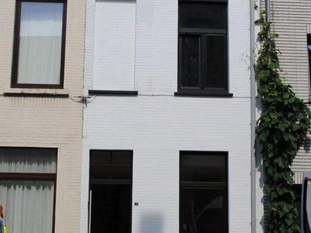 Charmant, gerenoveerde woning vlakbij St Pietersstation/L.