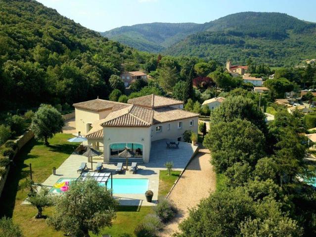 Charmant hameau du parc naturel regional du Haut Languedoc s. 240m² Lamalou les Bains