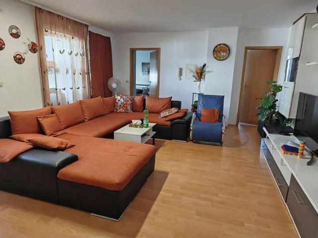Charmant, hell & clever geschnitten: Tolle 2 Zimmer Wohnung ca. 64 m² Wfl. mit Balkon und Tiefgarage