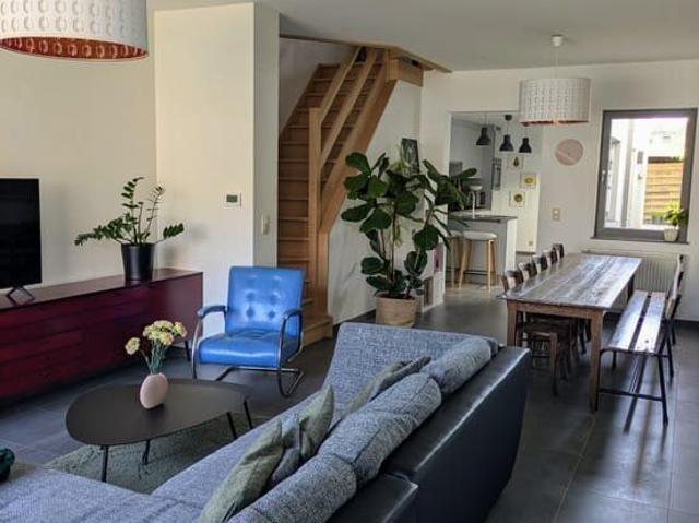Charmant huis met twee slaapkamers in Astene
