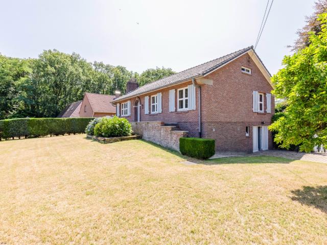 Charmant landhuis in een bosrijke omgeving te Stekene