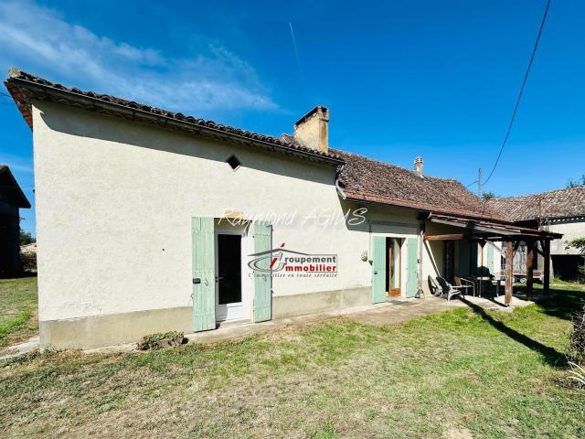 Charmant maison traditionnel en pierre de plain pied avec 2. 150m² Gardonne