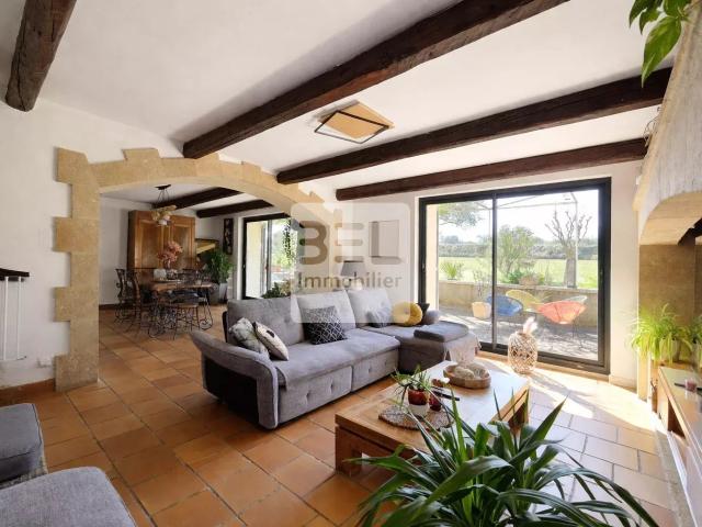 Charmant mas entouré de plus d'un hectare de terrain 156m² Saint Alexandre