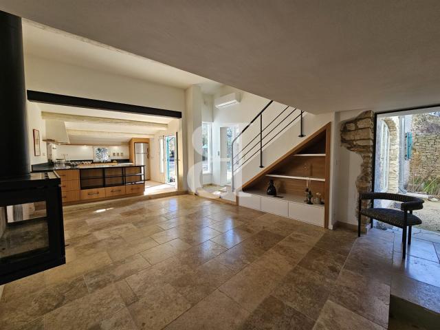 Charmant mas en pierre avec piscine région Mazan 132m² Blauvac