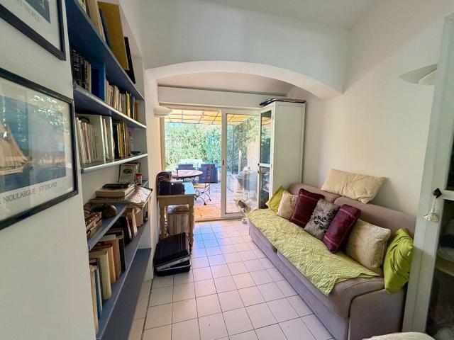 Charmant mazet avec terrasses dans une résidence avec piscin. 41m² Gassin