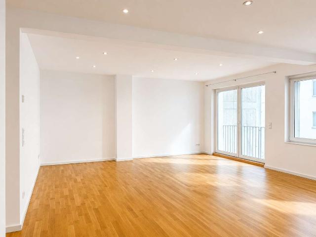 Charmant modernisiert, 3 Zimmer Wohnung mit Fußbodenheizung