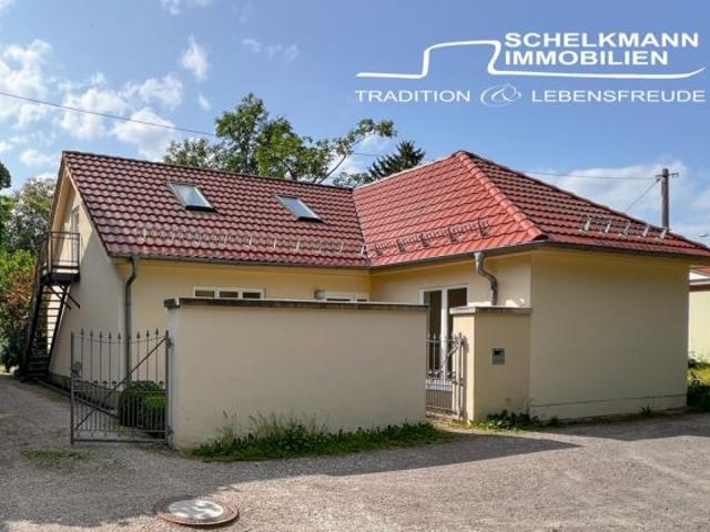 Charmant modernisiertes Einfamilienhaus mit Einliegerwohnung im Obergeschoss