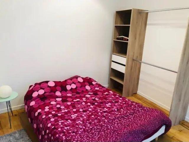 Charmant, parquet, belle hauteur sous plafond