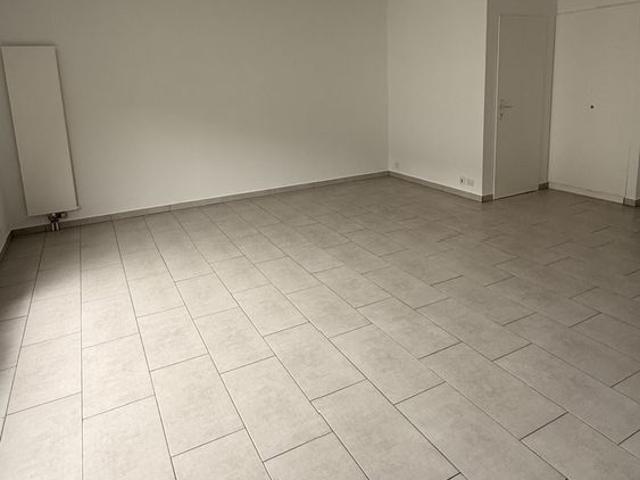 Charmant studio au 1er à Bex