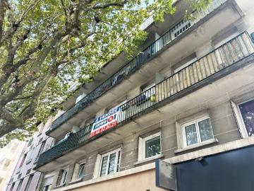 Charmant Studio dans un Immeuble en Pierre de Taille