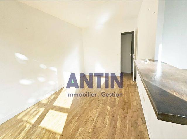 Charmant studio de 35 m² avec balcon 1er étage