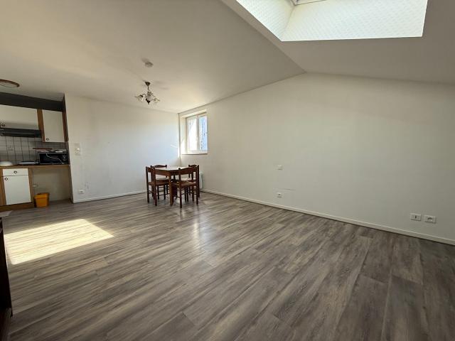 Charmant studio en dernier étage à Châtel Guyon / Idéal résidence secondaire ou investissement locatif