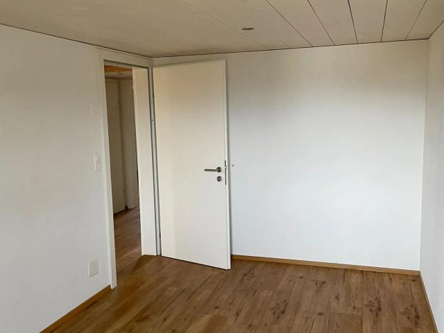 Charmante 3.5 Zimmer Wohnung mit Rigi Blick und grossem Garten in Ober