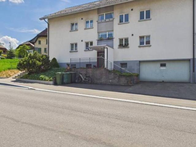Charmante 3.5 Zimmer Wohnung mit sonnigen Wintergarten