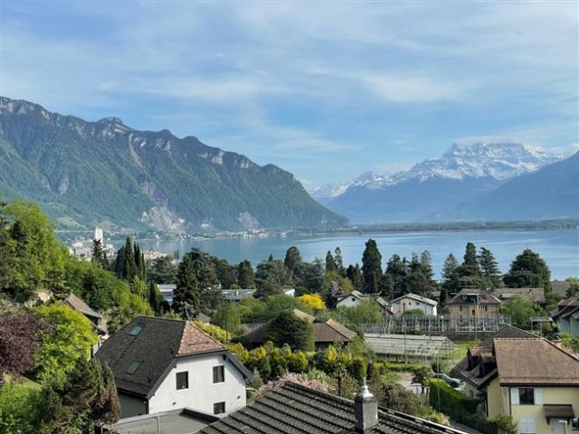 CHARMANTE 3,5 ZIMMER WOHNUNG GEMIETET MIT ATEMBERAUBENDEM PANORAMABLICK AUF DEN SEE UND DIE ALPEN
