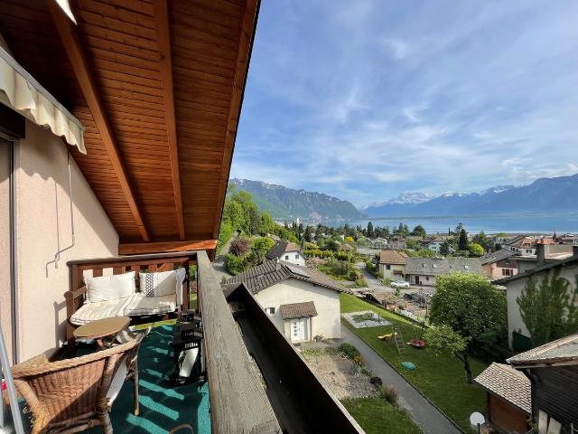 CHARMANTE 3,5 ZIMMER WOHNUNG GEMIETET MIT ATEMBERAUBENDEM PANORAMABLICK AUF DEN SEE UND DIE ALPEN