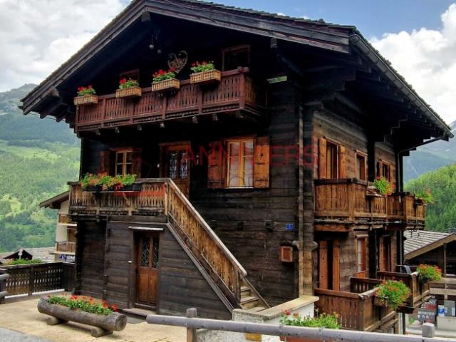 Charmante 3,5 Zimmer Wohnung im Herzen des alten Dorfes Grimentz