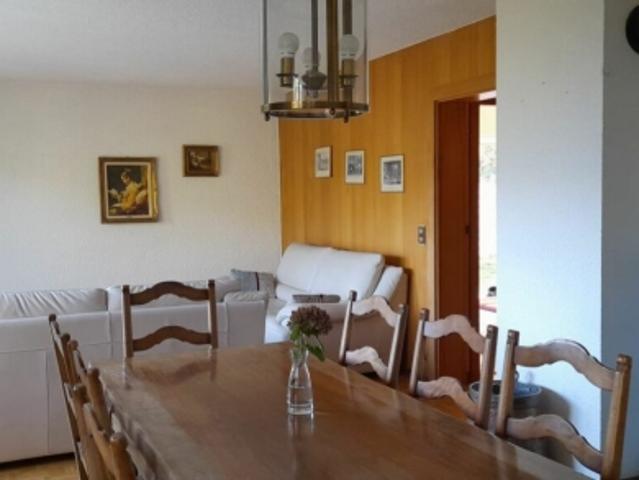 Charmante 3,5 Zimmer Wohnung in einer Villa mit umgebautem Dachboden und Außenansicht