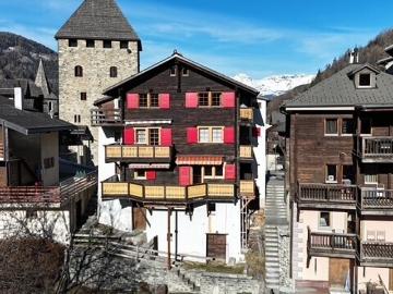 Charmantes 3.5 Zimmer Apartment im Herzen von Vissoie, komplett renoviert