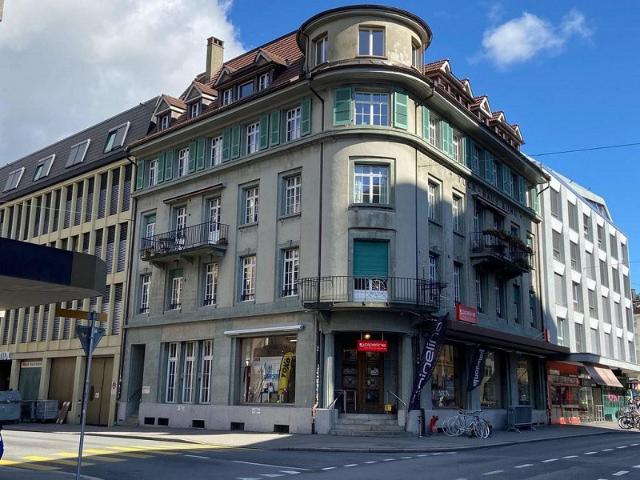 Charmante 3.5 Zimmer Altbauwohnung mit Balkon in Biel