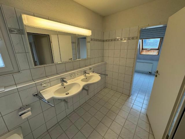 Charmante 3.5 Zimmer Attika Wohnung zu vermieten