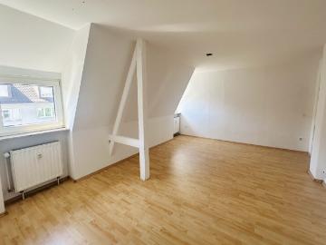 Charmante 3,5 Zimmer Dachgeschosswohnung
