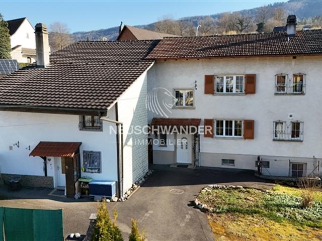 Charmante 3,5 Zimmer Doppelhaus Wohnung zum Verkauf in Coufaivre