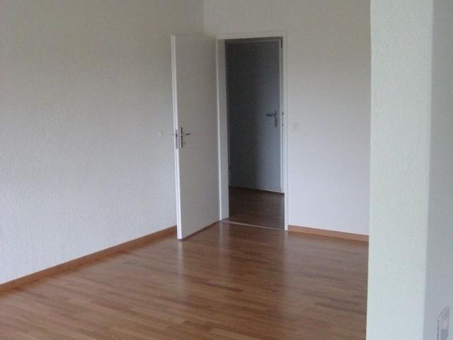 CHARMANTE 3.5 ZIMMERWOHNUNG IN ZUFIKON