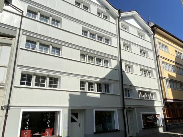 Charmante 3.0 Zi Wohnung im Zentrum. Preiswert! Hell. Renoviert. 3.0 Zimmer in stilvollem Haus!