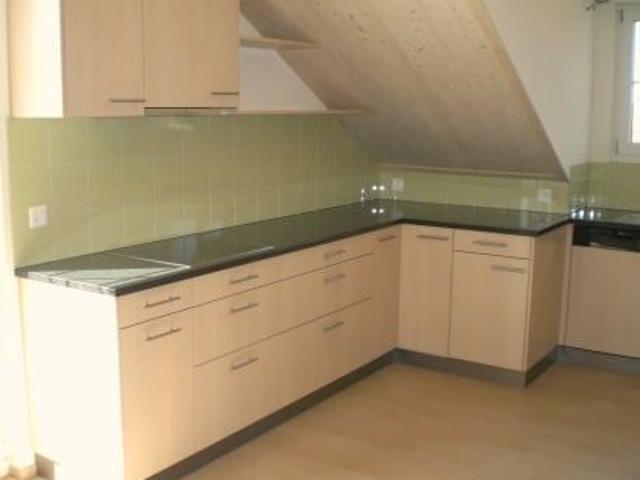 Charmante 3 1/2 Zimmerwohnung DG