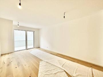Charmante 3 Zi Dachgeschosswohnung mit Balkon, Garage & U Bahn Nähe in 1230 Wien!