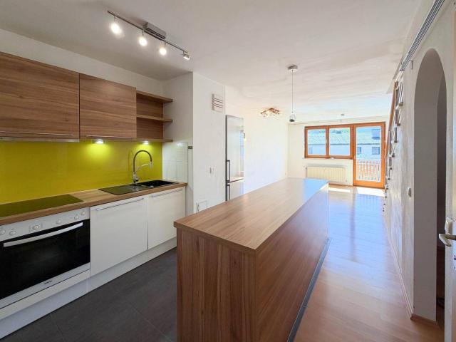 Charmante 3 Zi. Maisonette mit Balkon, Terrasse und TG Stellplatz