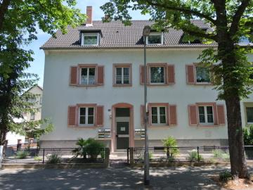 Charmante 3 Zimmerwohnung mit Loggia und.
