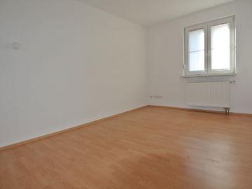 Charmante 3 Zimmerwohnung mit Loggia und.