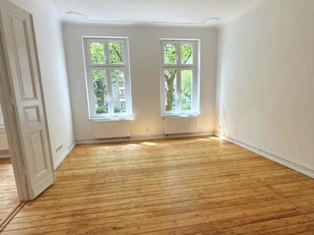 Charmante 3 Zimmer Altbauwohnung mit Balkon Renoviert und ausgestattet mit moderner Küche!