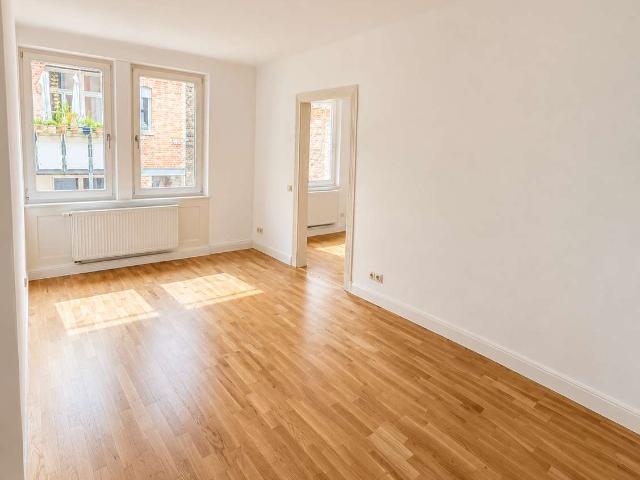 Charmante 3 Zimmer Altbauwohnung mit Balkon & Top Lage!