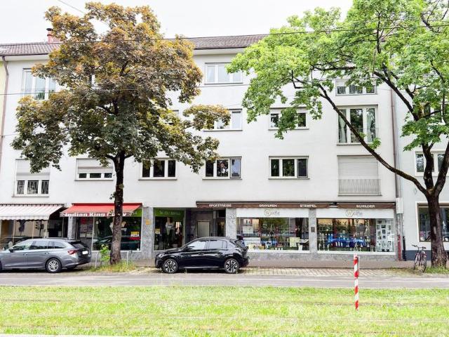 Charmante 3 Zimmer Altbauwohnung mit Blick auf dem Schlossberg