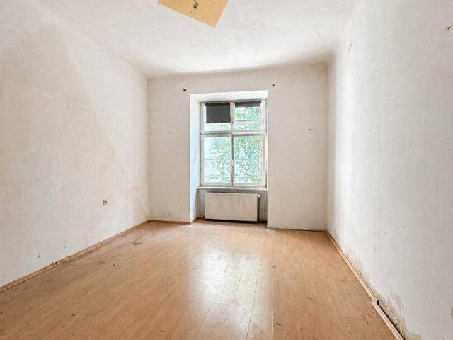 Charmante 3 Zimmer Altbauwohnung mit Potenzial in zentraler Ruhelage
