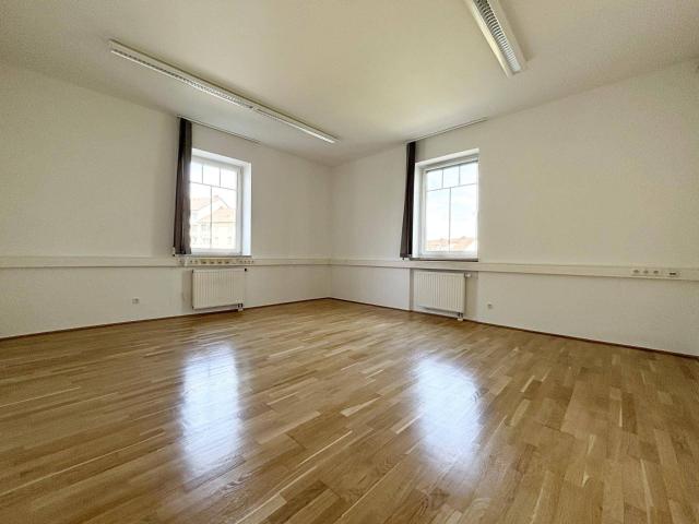 Charmante 3 Zimmer Atlbauwohnung im 1. Stock
