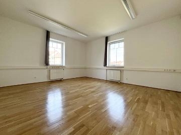 Charmante 3 Zimmer Atlbauwohnung im 1. Stock