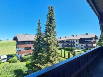 Charmante 3 Zimmer Dachgeschoss Wohnung in Eugendorf zu mieten!