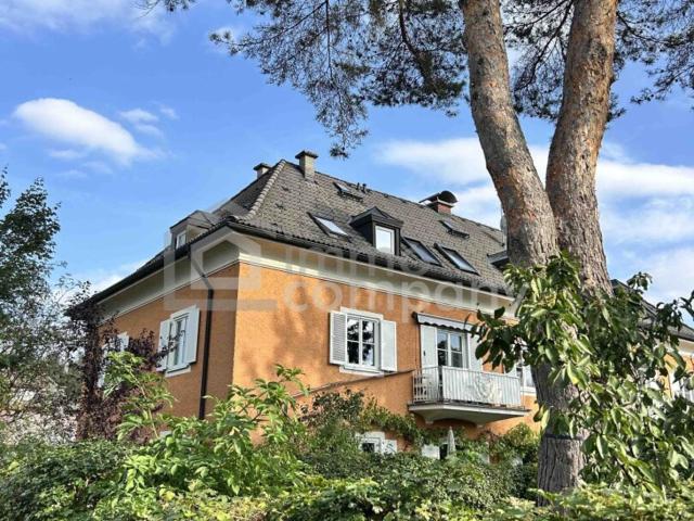 Charmante 3 Zimmer Dachgeschoßwohnung in Salzburg Praktisch Geschnitten und Gut Gelegen!