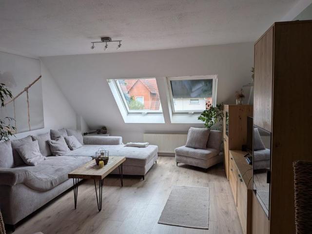 Charmante 3 Zimmer Dachgeschosswohnung mit ausgebauter Nutzfläche