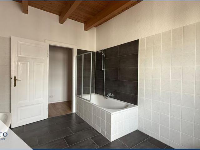 Charmante 3 Zimmer Dachgeschosswohnung mit Balkon zum Innenhof – ca. 78,75 m²