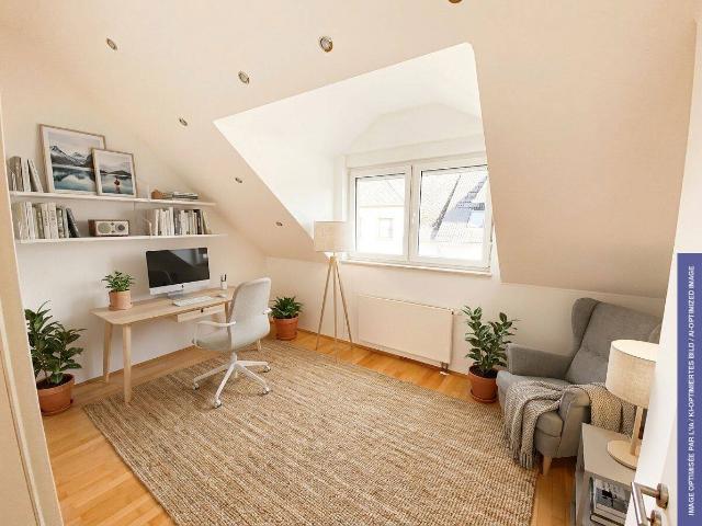 Charmante 3 Zimmer Dachgeschosswohnung mit Balkon & 2 Tiefgaragenstellplätzen in Langsur – Grenznähe Luxemburg