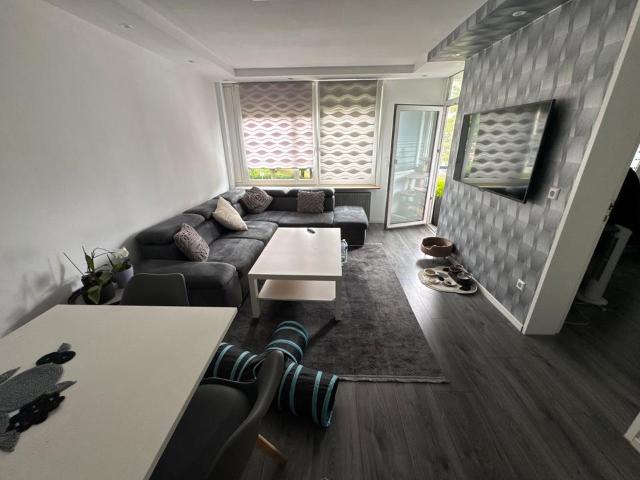 CHARMANTE 3 ZIMMER EIGENTUMSWOHNUNG MIT LOGGIA IN LUDWIGSBURG EGL