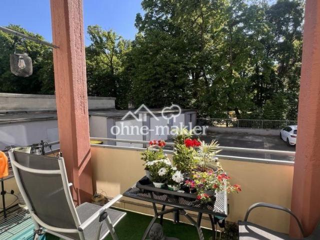 Charmante 3 Zimmer Erdgeschosswohnung mit Balkon in Hanau