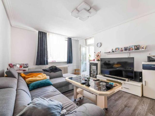Charmante 3 Zimmer Etagenwohnung mit Wintergarten