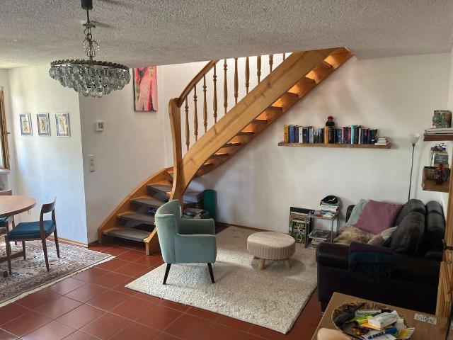 Charmante 3 Zimmer Maisonette Wohnung mit Balkon in ruhiger und zentraler Lage